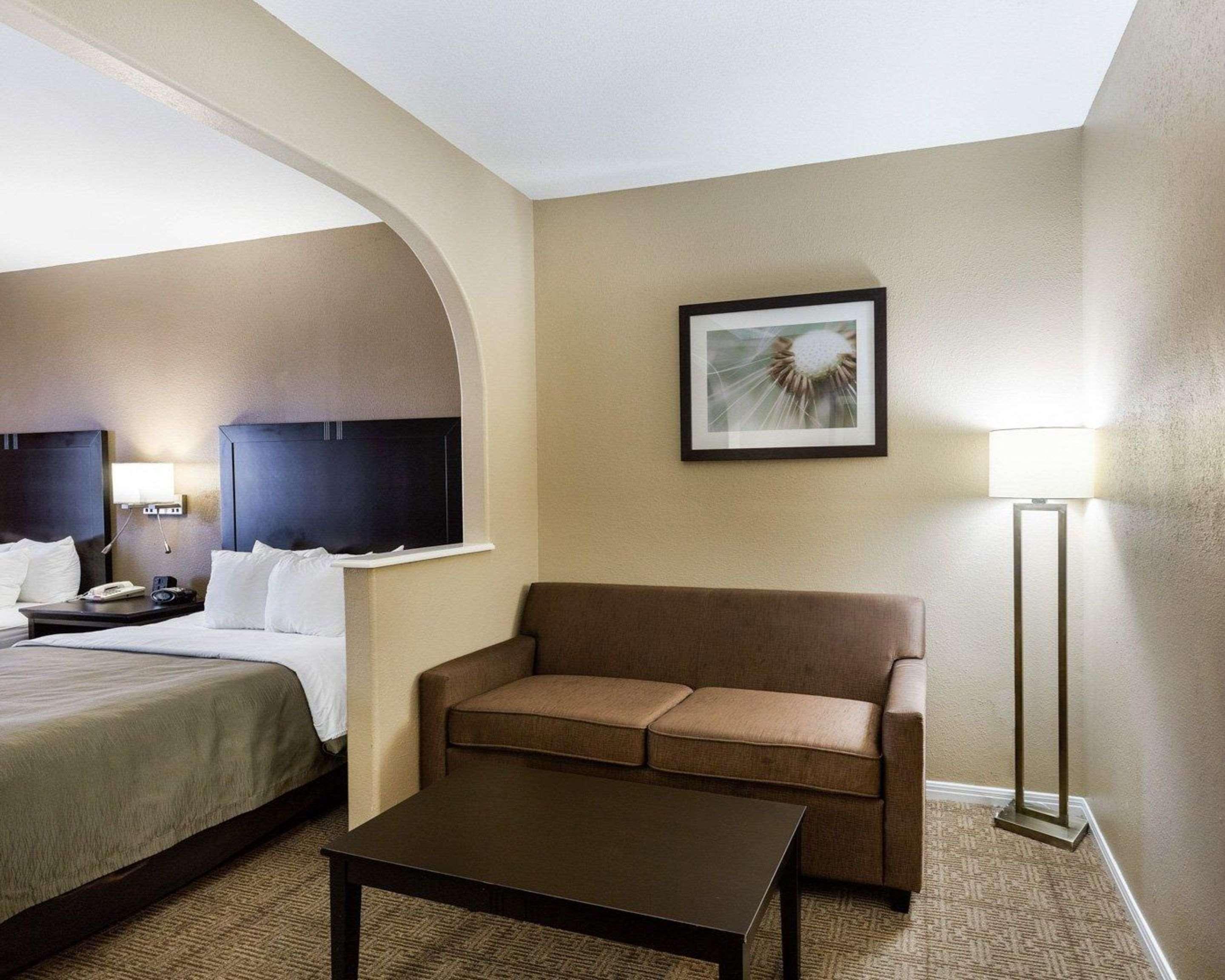 Quality Suites Houston Nw Cy-Fair Jersey Village Экстерьер фото
