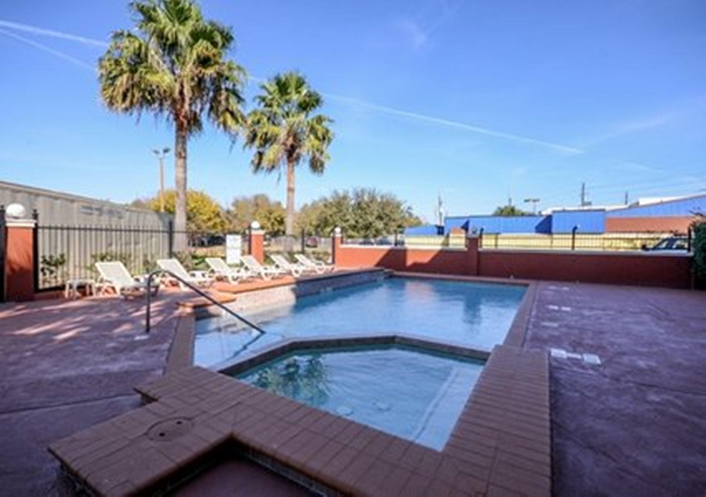Quality Suites Houston Nw Cy-Fair Jersey Village Экстерьер фото